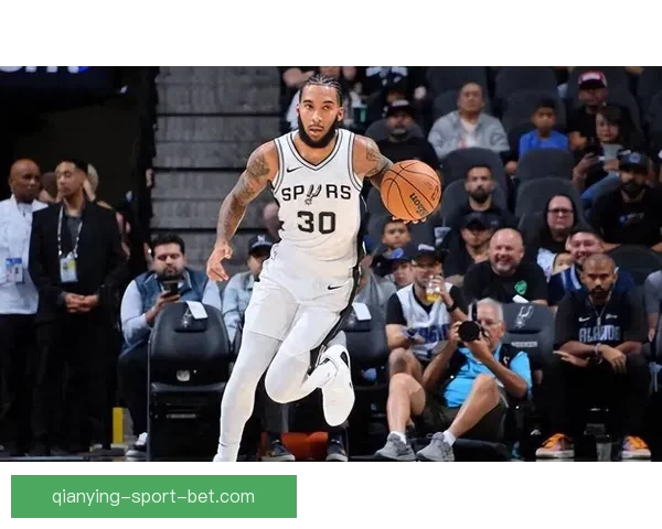 尚帕尼单季投中192记三分打破马刺队史纪录 自信来源于不懈努力